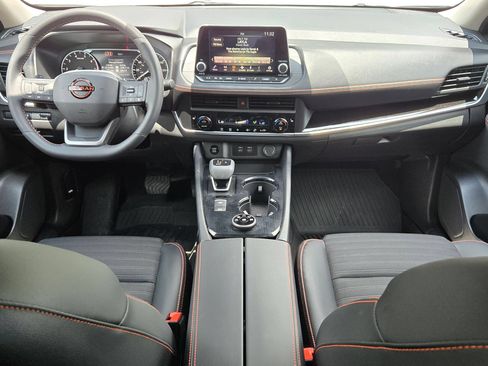Used 2026 Nissan Rogue SV AWD/4WD image 16