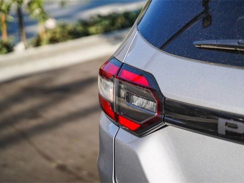 New 2025 Honda Pilot Touring image 8