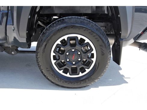 Used 2024 Toyota Tacoma TRD Off-Road w/ TRD Off Road Upgrade Package AWD/4WD image 29