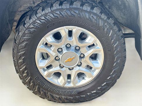 Used 2023 Chevrolet Silverado 2500 LTZ w/ LTZ Plus Package image 35