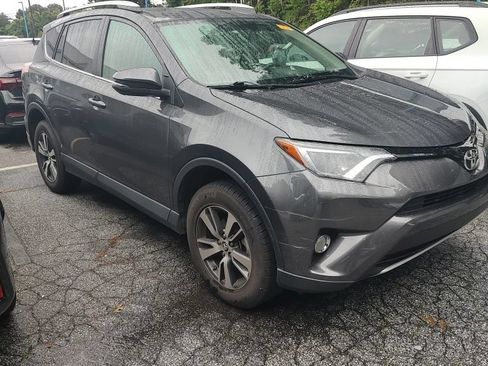 Used 2016 Toyota RAV4 XLE FWD image 2