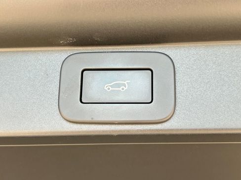 Used 2024 Land Rover Range Rover SE image 26