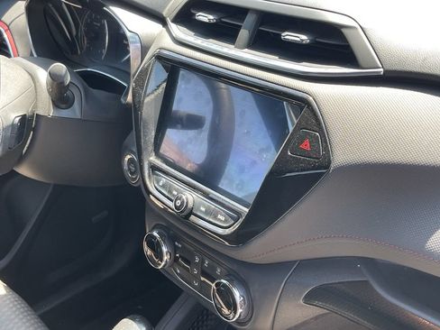 Used 2021 Chevrolet TrailBlazer RS w/ Technology Package FWD image 6