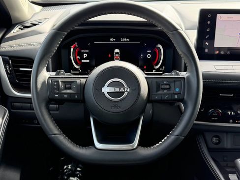 Used 2024 Nissan Rogue Platinum image 28