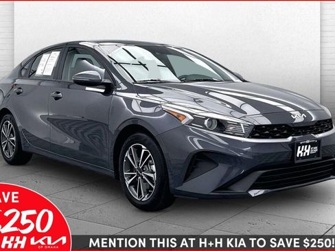 Used 2023 Kia Forte LXS w/ LXS Technology Package FWD image 1