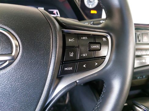 Used 2025 Lexus ES 350 w/ Premium Package image 18