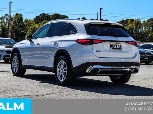 Used 2025 Mercedes-Benz GLC 300 4MATIC image 7