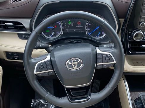 Used 2022 Toyota Highlander Limited image 14