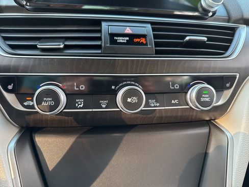 Used 2018 Honda Accord EX-L image 31