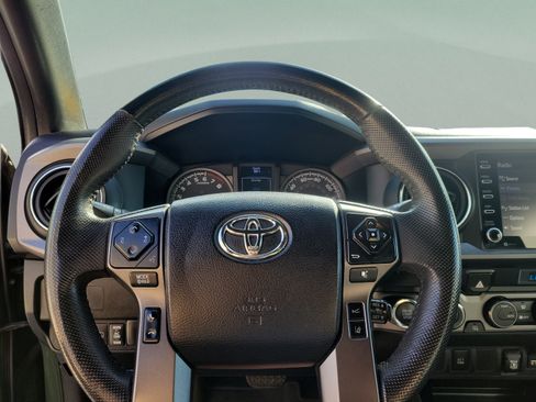 Used 2021 Toyota Tacoma TRD Off-Road AWD/4WD image 12
