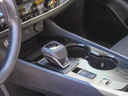 Used 2023 Nissan Rogue SV image 26