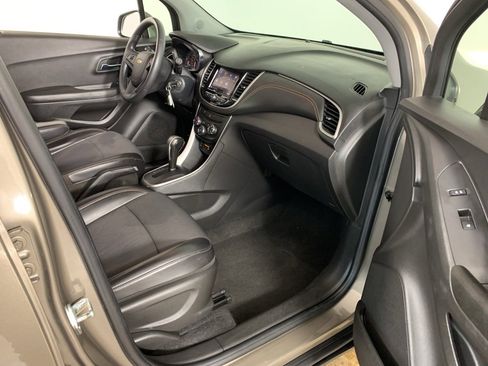 Used 2021 Chevrolet Trax LT image 33