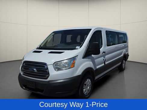 Used 2016 Ford Transit 350 XLT RWD image 4