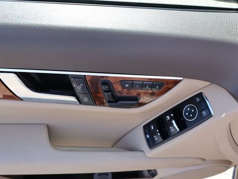 Used 2012 Mercedes-Benz C 250 Sedan image 16