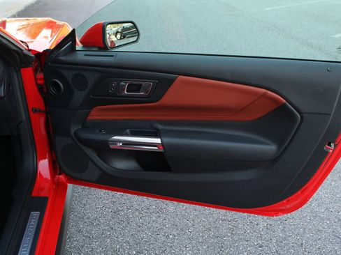 Used 2024 Ford Mustang GT Premium image 14