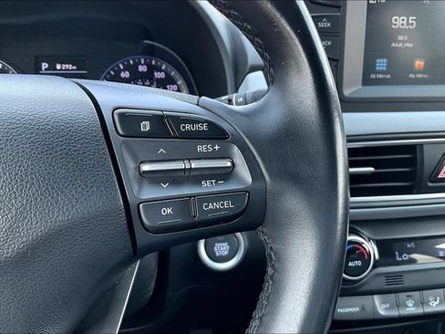 Used 2021 Hyundai Kona Limited AWD/4WD image 11