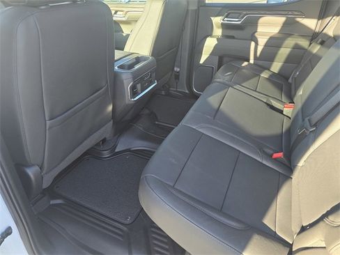 New 2026 GMC Sierra 1500 SLT image 11