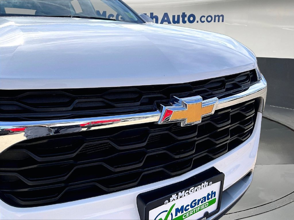 Used 2025 Chevrolet Trax LT w/ Driver Confidence Package FWD image 34