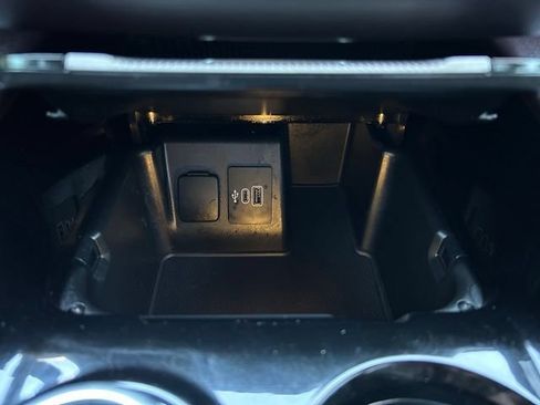 Used 2025 Ford Explorer Platinum AWD/4WD image 24
