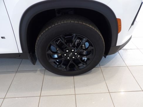 Used 2025 Chevrolet Traverse LT w/ Midnight/Sport Edition image 26