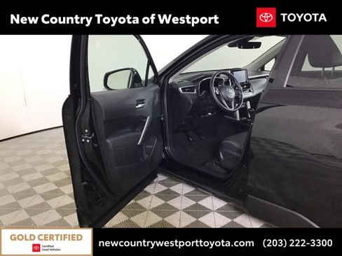 Used 2022 Toyota Corolla Cross XLE image 10