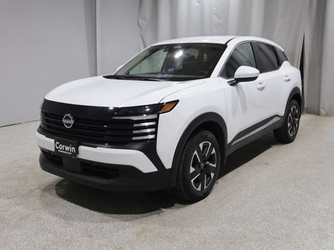 Used 2025 Nissan Kicks SV AWD/4WD image 7