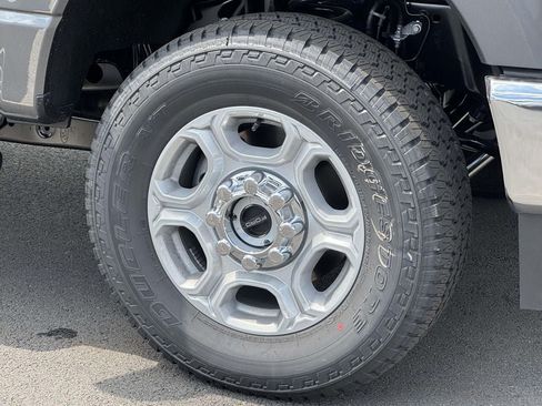 New 2026 Ford F250 XLT w/ FX4 Off-Road Package AWD/4WD image 8