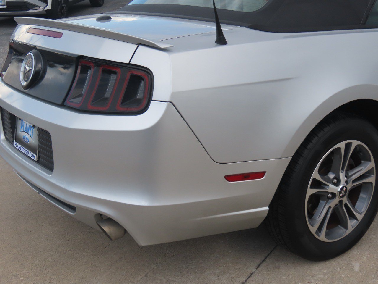 Used 2014 Ford Mustang Premium w/ Comfort Package RWD image 12