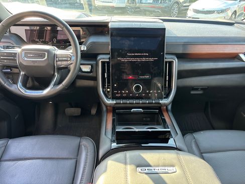 Used 2025 GMC Yukon Denali w/ Sun & Power Step Package AWD/4WD image 28