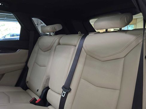 Used 2018 Cadillac XT5 Luxury w/ Driver Awareness Package image 17