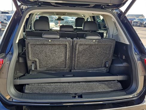 Used 2022 Volkswagen Tiguan SE image 6