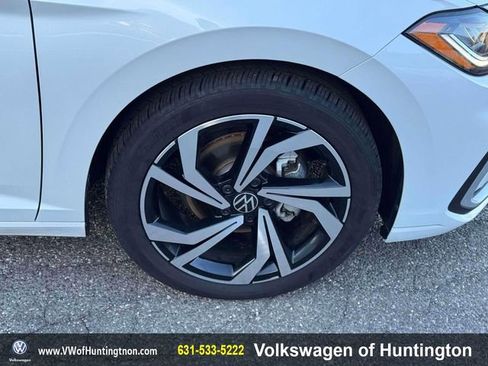 Certified 2025 Volkswagen Jetta SEL image 10