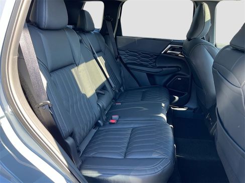 New 2026 Mitsubishi Outlander SEL image 28