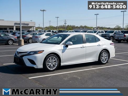 Used 2021 Toyota Camry SE w/ Carpet Mat Package (TMS) FWD image 1