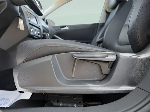 Used 2012 Volkswagen Jetta SE FWD image 22