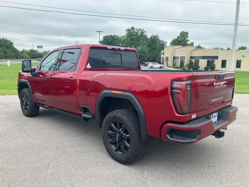 Used 2024 GMC Sierra 2500 AT4 w/ Technology Package AWD/4WD image 5