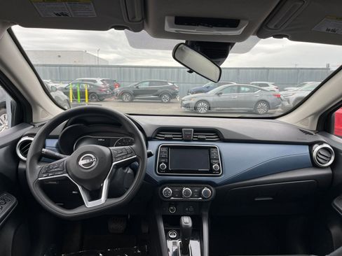 Used 2025 Nissan Versa SV FWD image 32