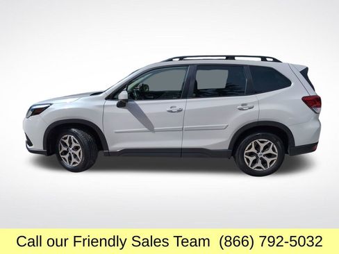 Used 2023 Subaru Forester Premium AWD/4WD image 2