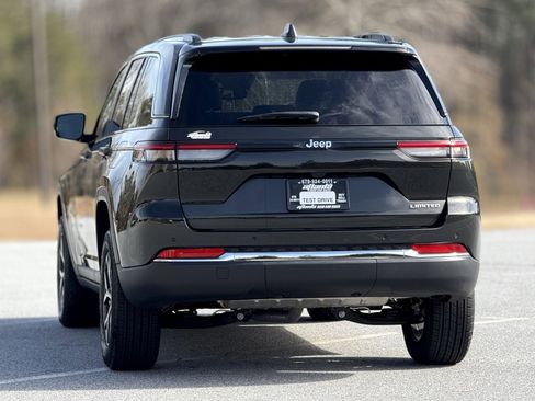 Used 2023 Jeep Grand Cherokee Limited image 4