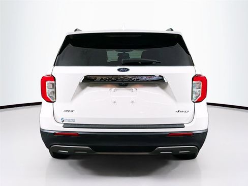 Used 2022 Ford Explorer XLT w/ Equipment Group 202A AWD/4WD image 6