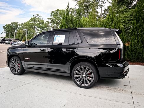 Used 2026 Cadillac Escalade V AWD/4WD image 7