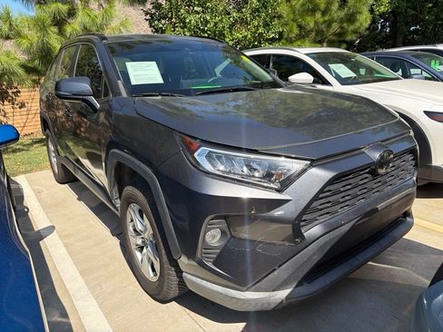 Used 2021 Toyota RAV4 XLE FWD image 2