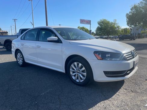 Used 2015 Volkswagen Passat 1.8T Wolfsburg Edition FWD image 2