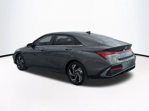 New 2026 Hyundai Elantra Limited image 7