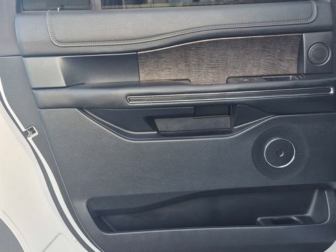 Used 2021 Ford Expedition Max Limited image 15