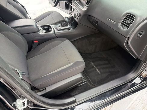 Used 2015 Dodge Charger SE w/ Popular Equipment Group image 24