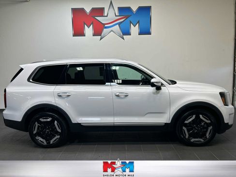 Used 2024 Kia Telluride S AWD/4WD image 1