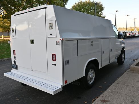 New 2026 Ford E-350 and Econoline 350 Super Duty w/ Power Equipment Group image 5