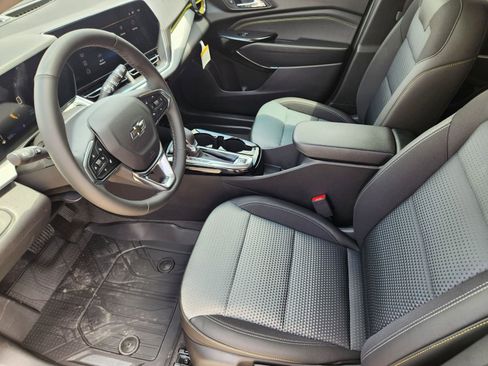New 2026 Chevrolet Trax LT w/ Driver Confidence Package image 12