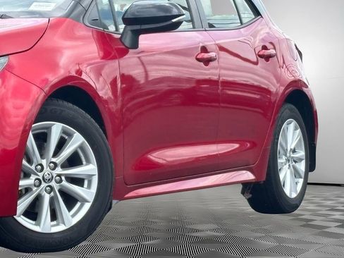 Used 2023 Toyota Corolla SE FWD image 3